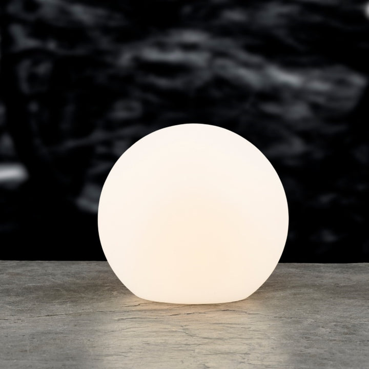 Villa Collection Maane LED Lamp w. Solar (Dia. 30, Height 28 cm), White