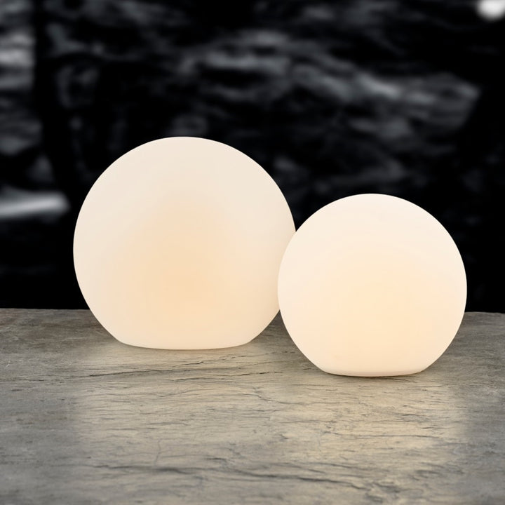 Villa Collection Maane LED Lamp w. Solar (Dia. 25, Height 23 cm), White