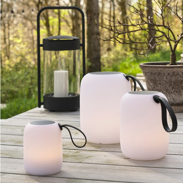 Villa Collection Hav LED Lamp w. Solar (Dia. 21, Height 27.5 cm), White / Black