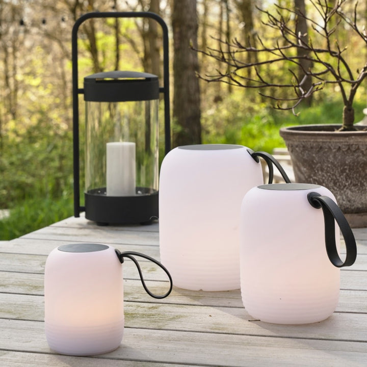 Villa Collection Hav LED Lamp w. Solar (Dia. 12.5, Height 15.5 cm), White / Black